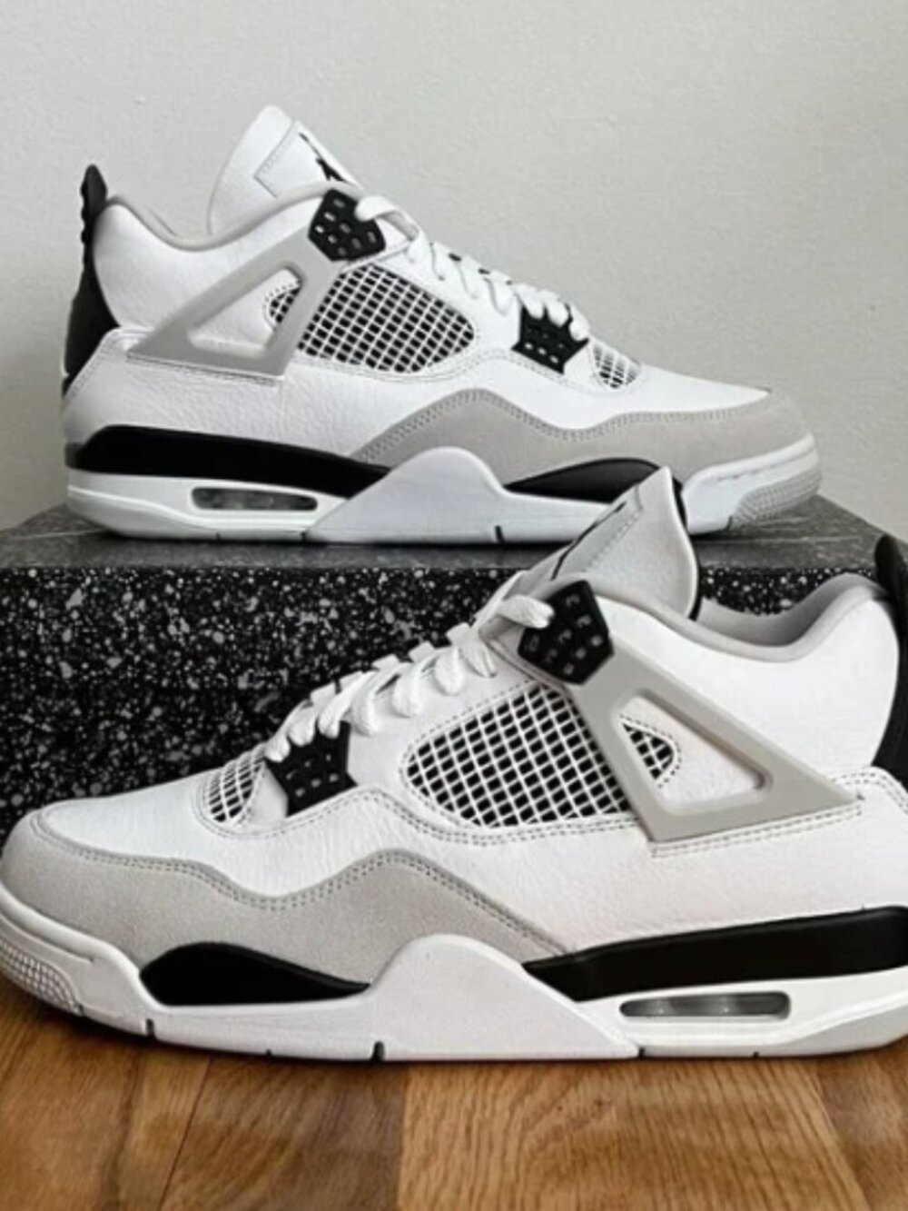 AJ4 Military Black Mens   BRAND NEW